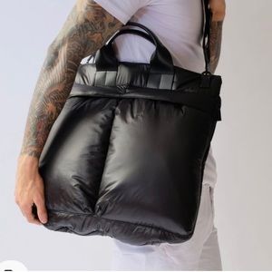 Caraa Mars Black Sport Tote Unisex